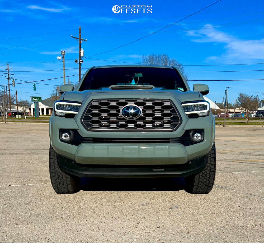 2022 Toyota Tacoma with 18x9 1 Fuel Blitz and 265/65R18 Toyo Tires Open ...