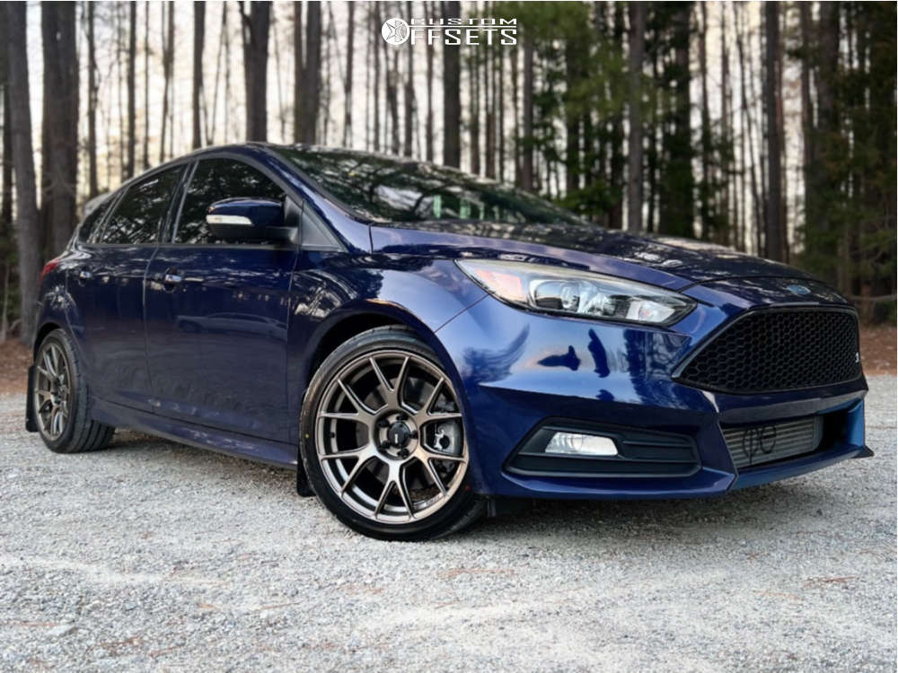 2566038-1-2016-focus-ford-st-