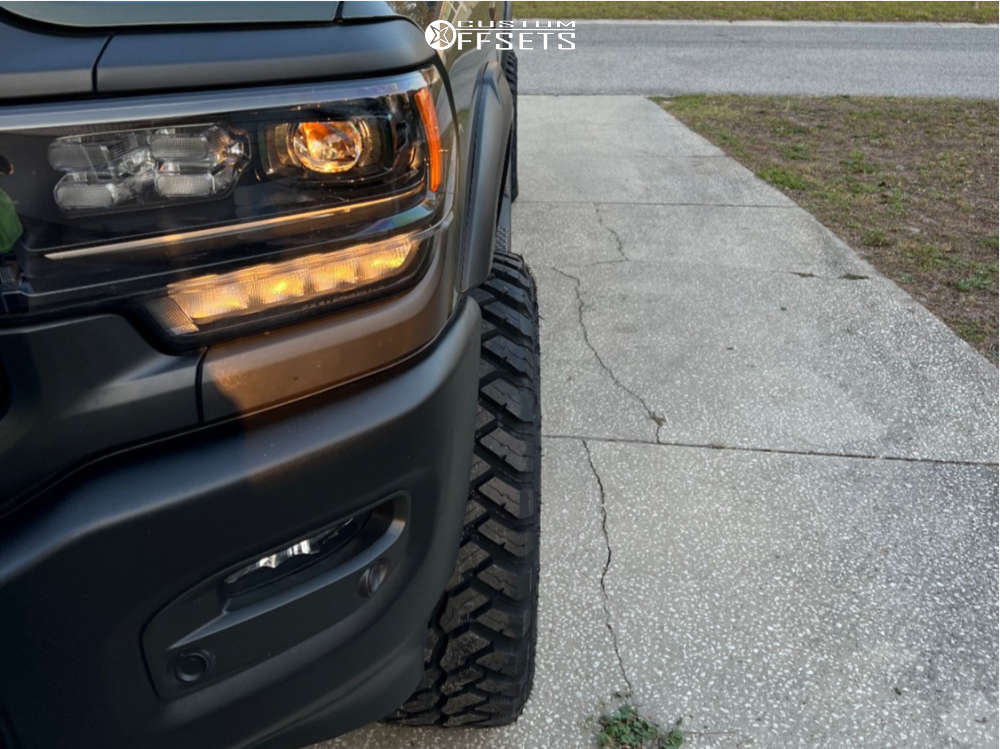 2022 Ram 2500 with 20x10 -19 Icon Alloys Compression and 35/12.5R20 ...