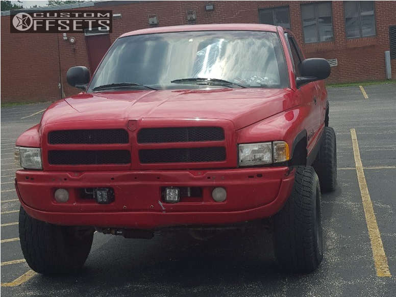 1998 Dodge Ram 1500 with 15x10 -38 Pacer Soft 8 and 33x12.5R15