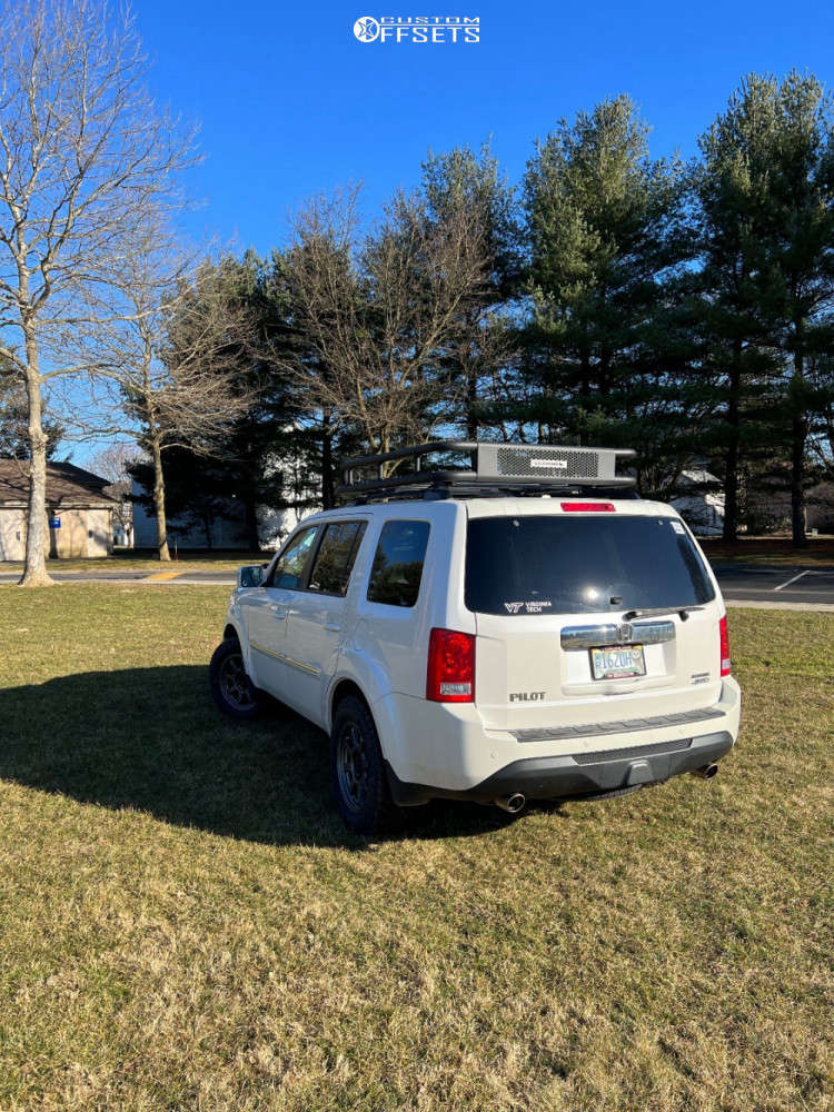 2013 Honda Pilot with 17x8 30 Vision Flow and 245/65R17 Falken Wildpeak