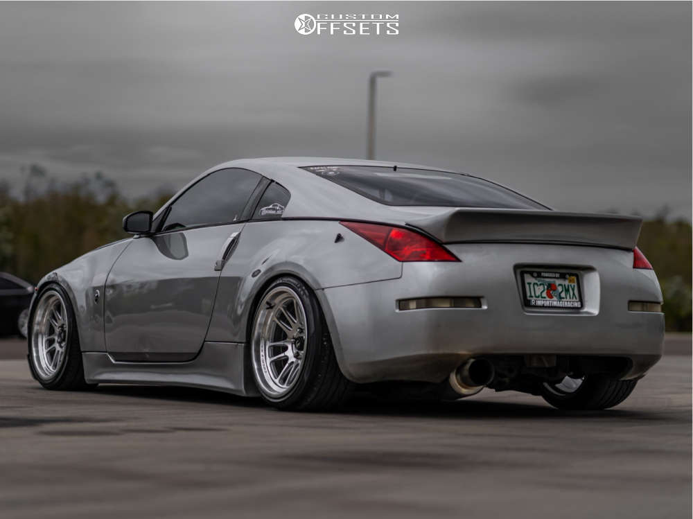 2005 Nissan 350Z with 18x9.5 10 Cosmis Racing Xt-206r and 255