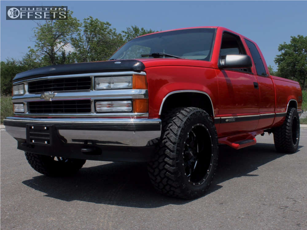 1996 Chevrolet K1500 with 20x10 -25 Ultra Hunter and 285/55R20