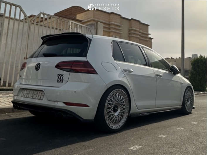 2018 Volkswagen Golf R with 19x8.5 45 Rotiform Lhr-m and 235/35R19 ...
