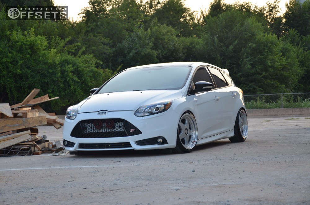 262577-1-2013-focus-ford-