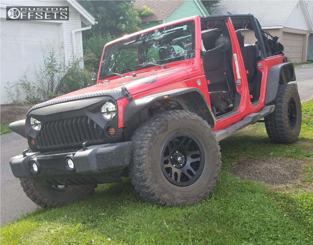 Fuel Recoil 17x8.5 6 Black D58417857345 Custom Offsets