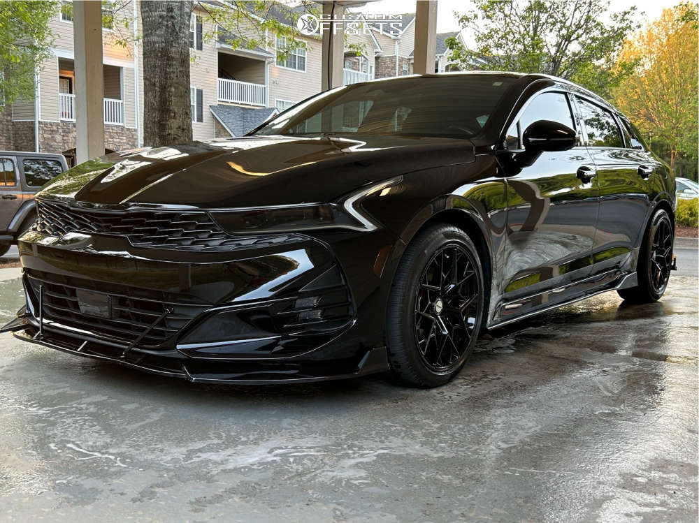 2022 Kia K5 with 18x8.5 35 Shift Piston and 245/40R18 Pirelli Cinturato