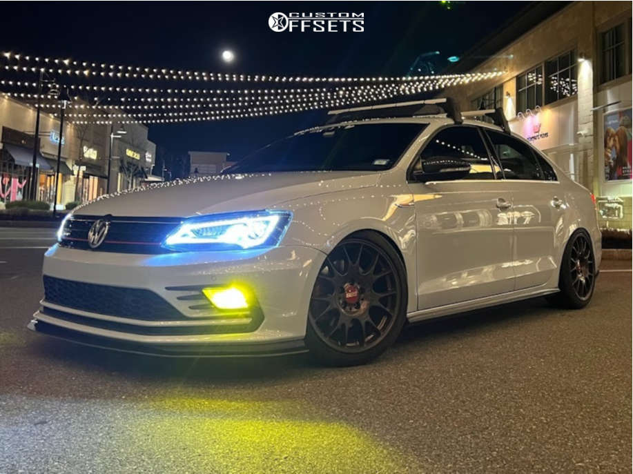 2017 Volkswagen Jetta with 18x8.5 35 BBS Chr and 225/40R18 General G ...