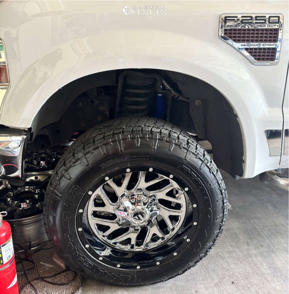 2008 Ford F250 Super Duty with 20x10 19 Fuel Triton and 275/65R20