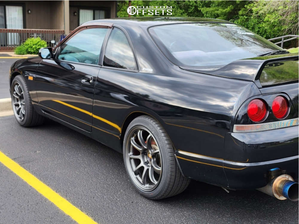 1994 Nissan Skyline with 18x9.5 27 Enkei Pf09 and 245/40R18