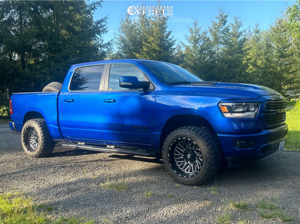 2019 Ram 1500 with 20x12 -44 TIS 553bm and 33/12.5R20 Landspider