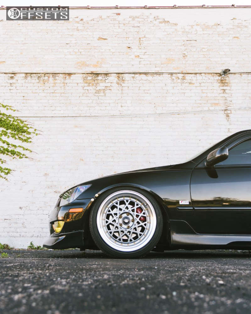 2002 Lexus IS300 with 18x9.5 35 MST Fiori and 225/40R18 Achilles