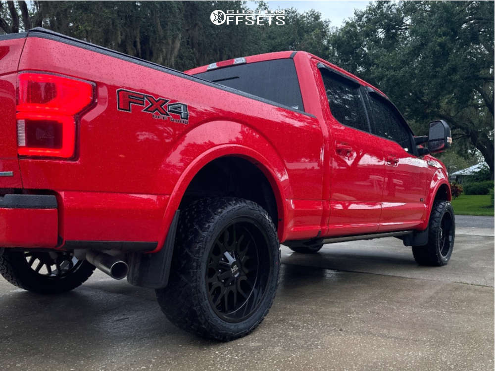 2019 Ford F150 with 22x10 25 Hardrock Commander and 33/12.5R22 Venom