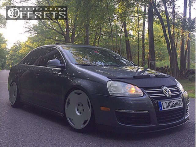 2005 Volkswagen Jetta with 18x9 40 VSP Type2 and 215/35R18 Nitto 
