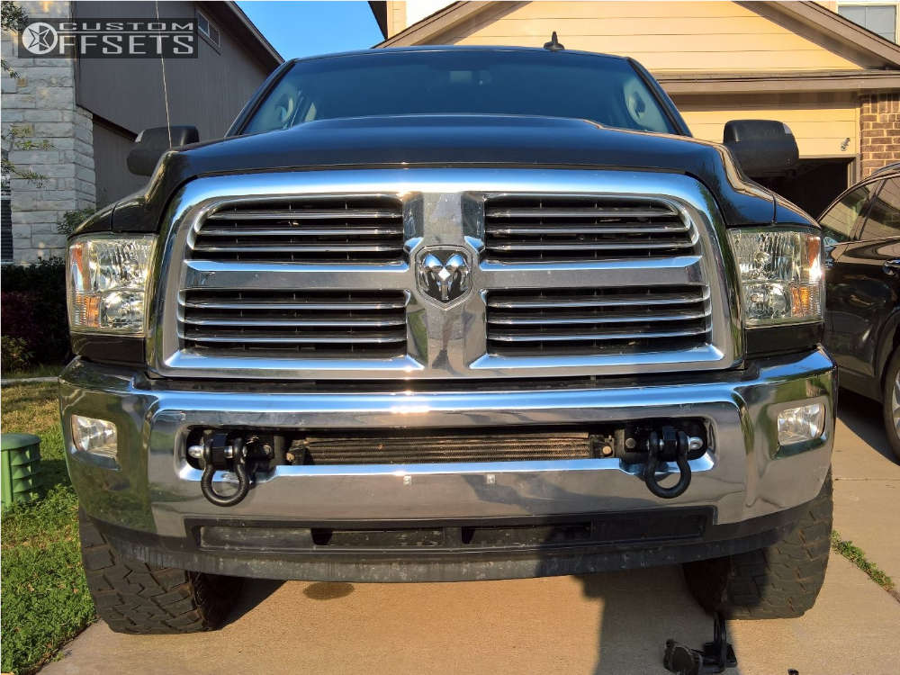 2014 Ram 2500 with 20x10 -19 TIS 534B and 35/12.5R20 Dick Cepek Fun ...