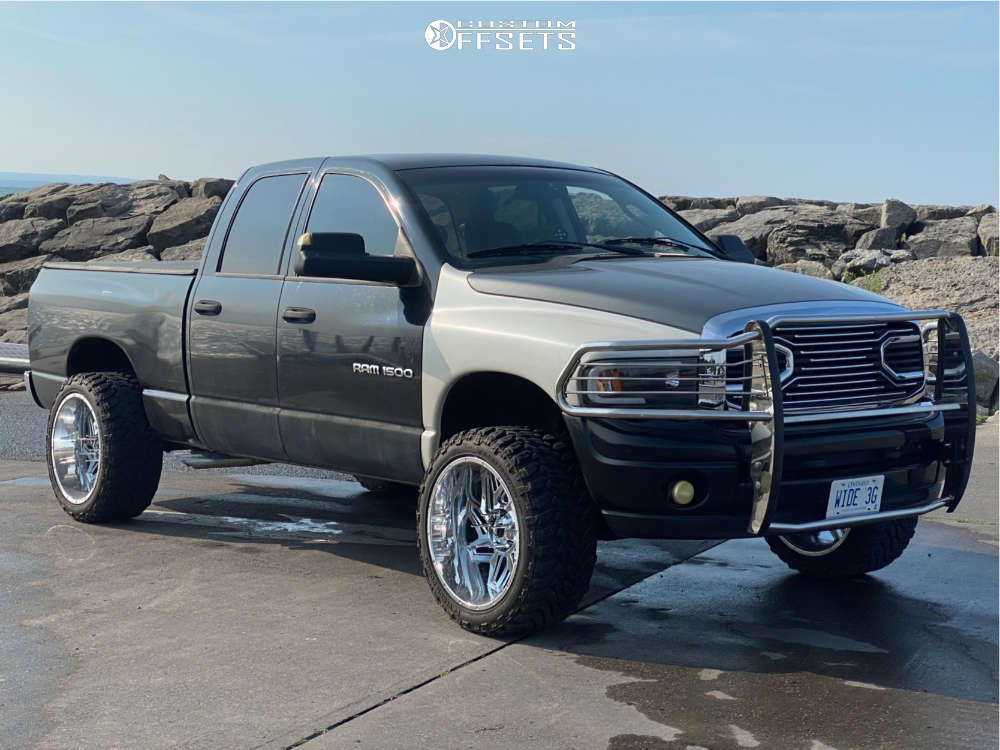 2004 Dodge Ram 1500 with 22x12 -51 Vision Spyder and 33/12.5R22