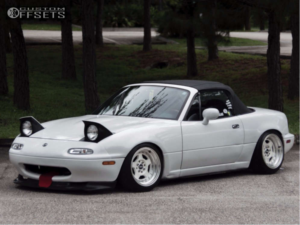 1992 Mazda MX-5 Miata with 15x8 0 STR 512 and 195/45R15 Toyo Tires