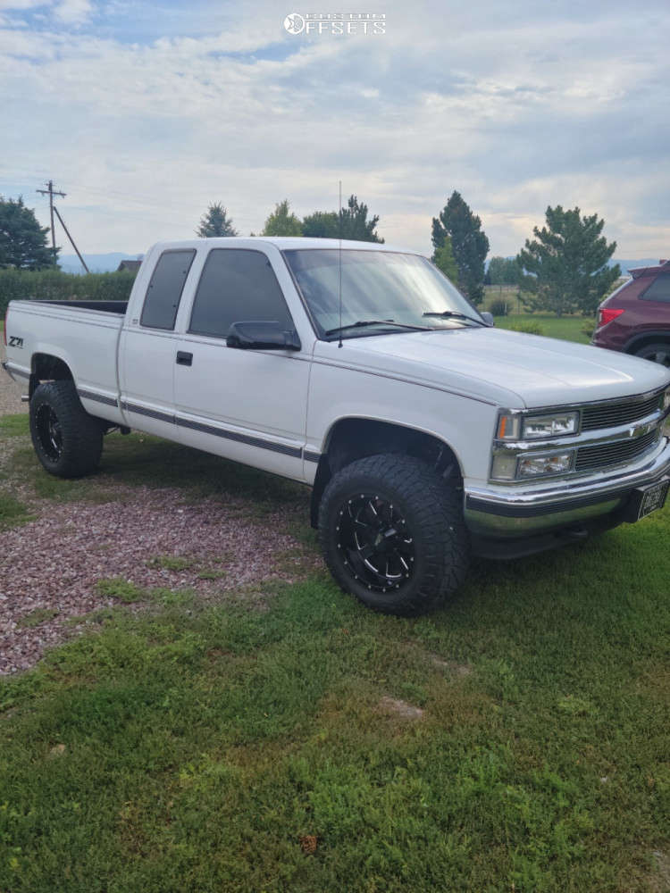 1998 Chevrolet K1500 with 18x10 -24 Moto Metal MO962 and 285/65R18 ...