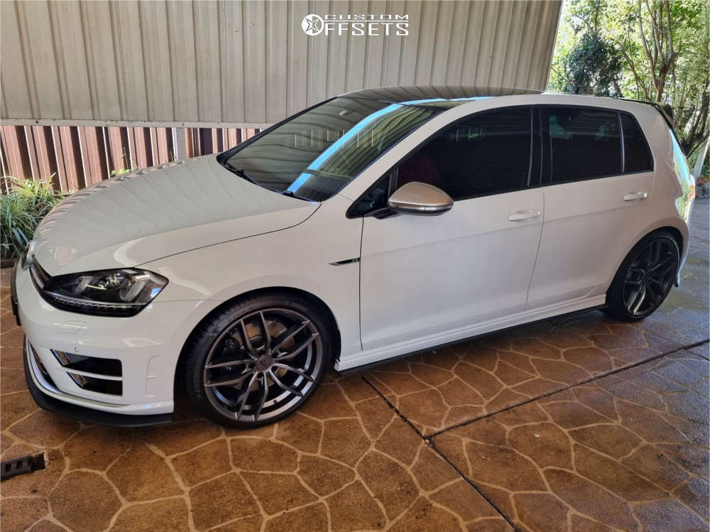 2016 Volkswagen Golf R with 19x8.5 45 Niche Vosso and 235/35R19 Pirelli ...