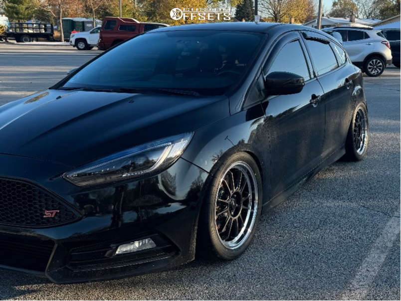 2805407-1-2016-focus-ford-st-