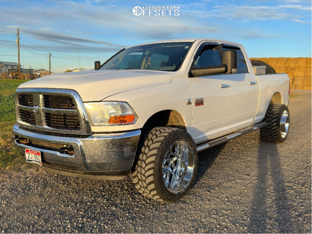 2012 Ram 2500 with 22x14 -76 Vision Spyder and 33/14.5R22 AMP Mud
