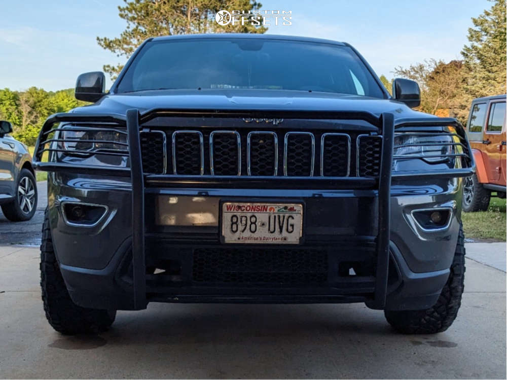 2017 Jeep Grand Cherokee with 17x8.5 25 Method Mr318 and 265/65R17 ...