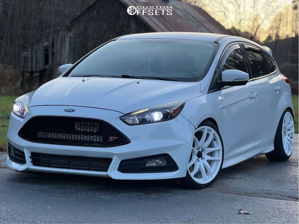 2017 Ford Focus with 18x8.5 35 Vors Tr4 and 215/40R18 Vercelli