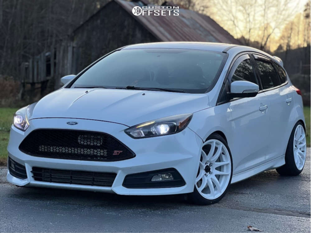 2017 Ford Focus with 18x8.5 35 Vors Tr4 and 215/40R18 Vercelli