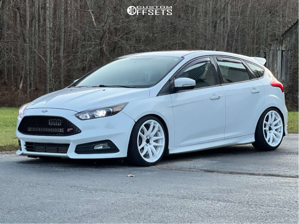 2017 Ford Focus with 18x8.5 35 Vors Tr4 and 215/40R18 Vercelli