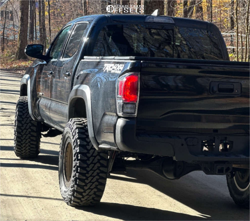 2019 Toyota Tacoma with 17x8.5 -32 Black Rhino Avenger Beadlock and 33/ ...