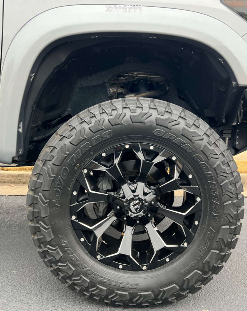 2016 Toyota Tundra with 20x12 43 Fuel Assault and 37/12.5R20 Toyo