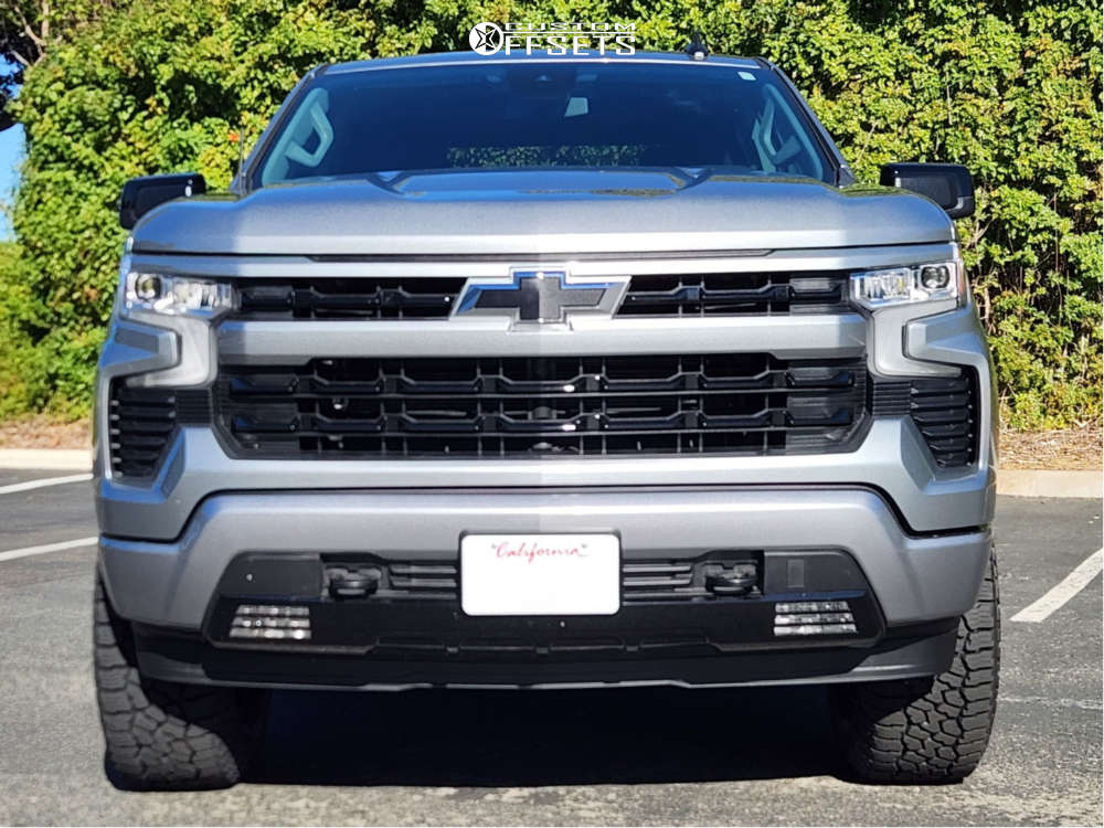 2023 Chevrolet Silverado 1500 with 18x9 1 Fuel Blitz and 305/65R18 ...