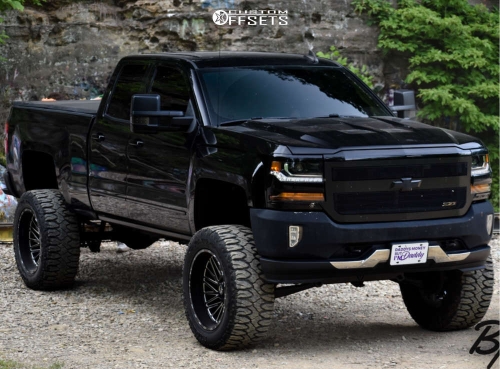 2018 Chevrolet Silverado 1500 with 22x12 -44 TIS 553bm and 37/13.5