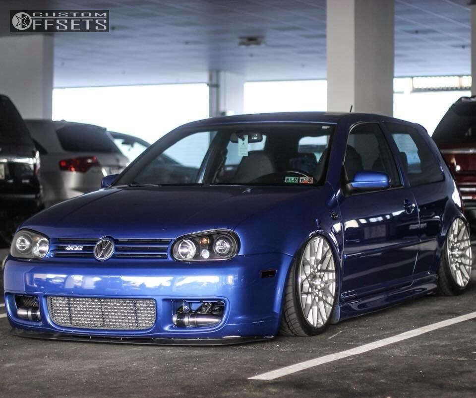 2004 Volkswagen R32 with 18x8.5 35 Rotiform Blq and 215/40R18 Nitto Neo ...