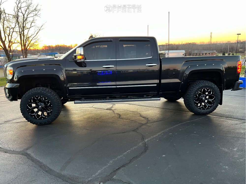 2019 GMC Sierra 2500 HD with 20x10 18 Fuel Assault and 35/11.5R20