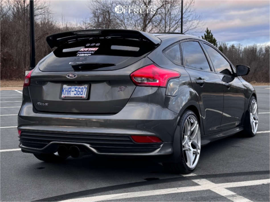 2016 Ford Focus with 19x8.5 35 Kansei Astro and 225/35R19 Lionhart LH ...
