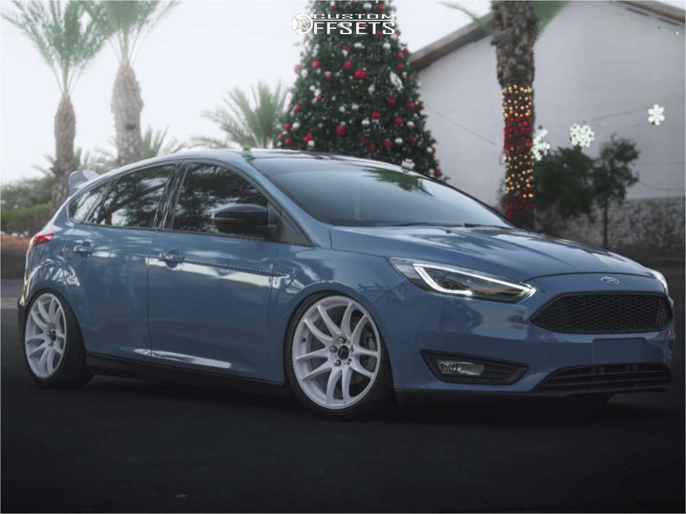 2016 Ford Focus with 18x8.5 35 Vors Tr4 and 225/40R18 Delinte D7