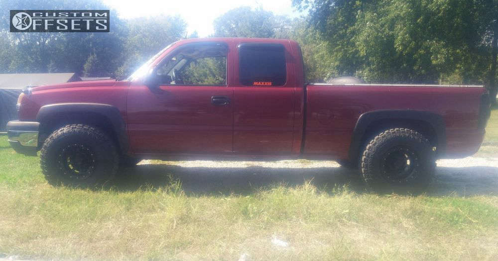 2005 Chevrolet Silverado 1500 with 16x10 -38 Pro Comp Series 252 and 33 ...