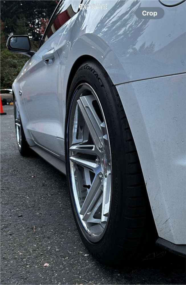 2017 Ford Mustang with 20x9 35 Ferrada Cm1 and 255/40R20 Continental ...