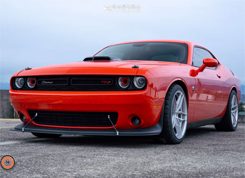 2020 Dodge Challenger with 20x9 20 Ferrada F8-fr8 and 275/35R20