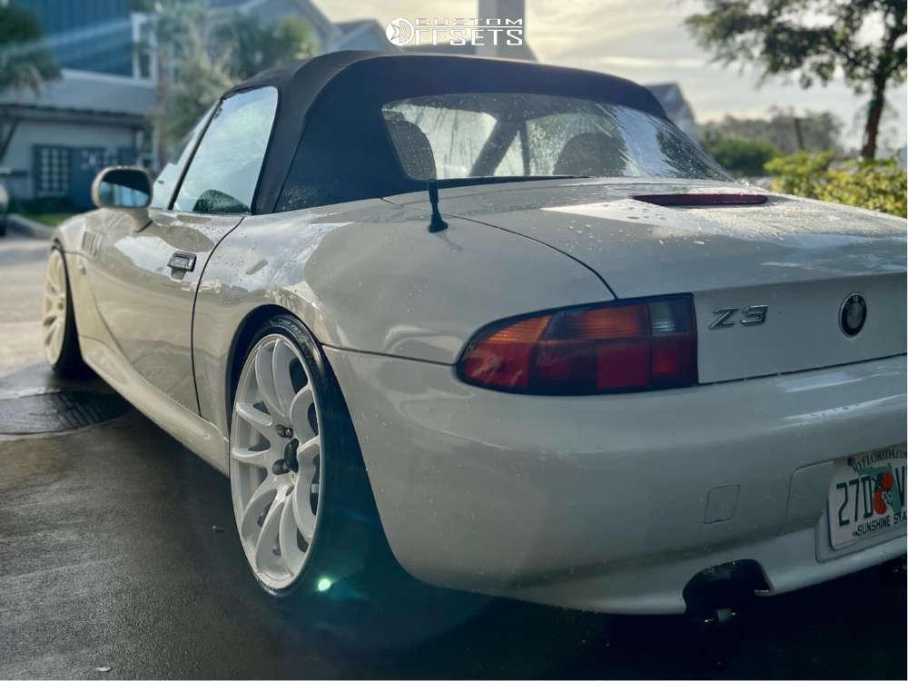 1996 BMW Z3 with 17x8 35 Vors Tr4 and 205/40R17 Lexani Lxuhp-207