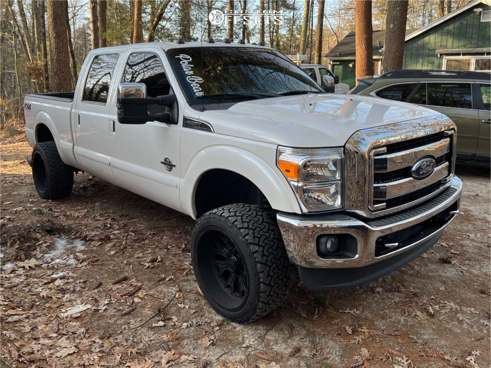 2016 Ford F-350 Super Duty with 22x12 -44 TIS 560b and 33/12.5R22 Venom ...