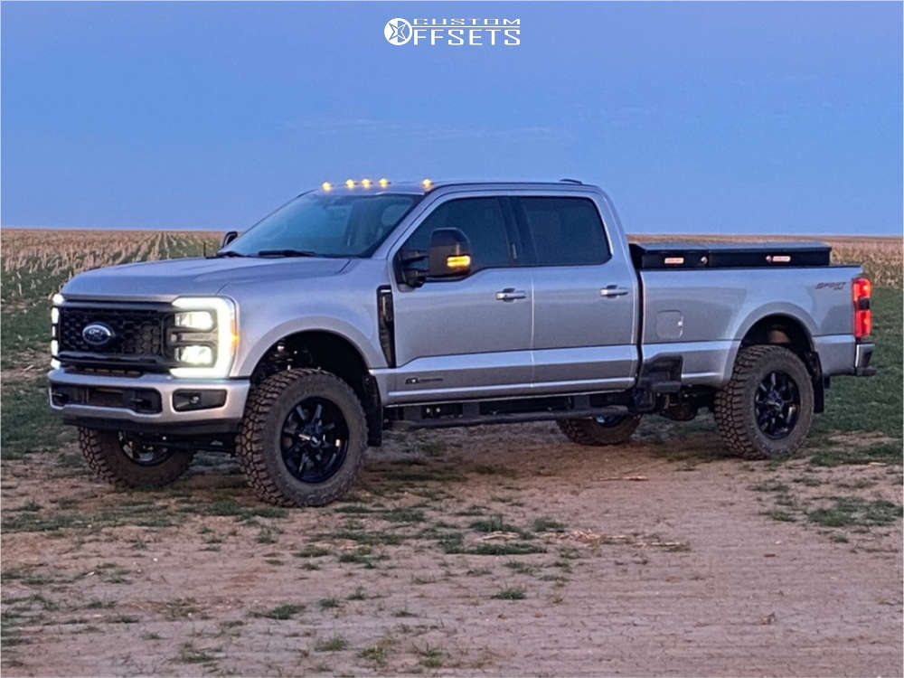 2024 Ford F350 Super Duty with 20x9 18 Moto Metal Mo970 and 35/12.5R20