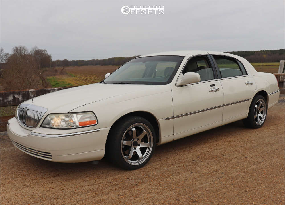 2951088-1-2003-town-car-