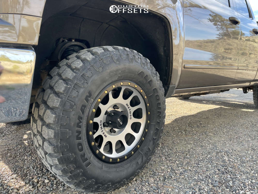 2015 Chevrolet Silverado 1500 with 17x8.5 0 Method MR305 and 285/70R17 ...