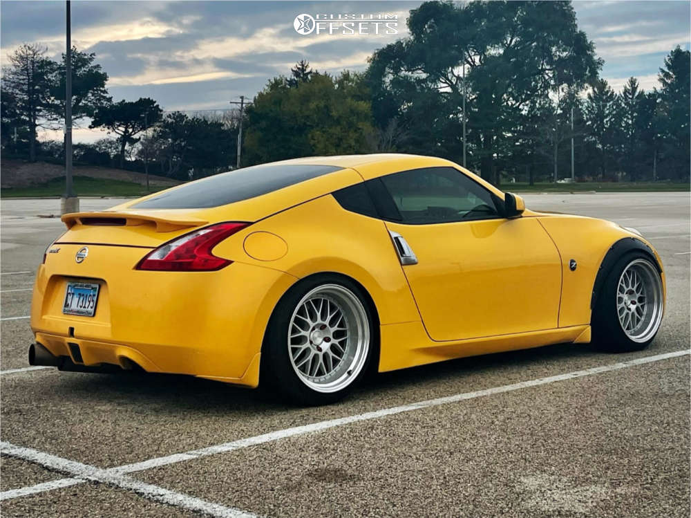 2009 Nissan 370Z with 19x11 22 Aodhan Ah02 and 255/40R19