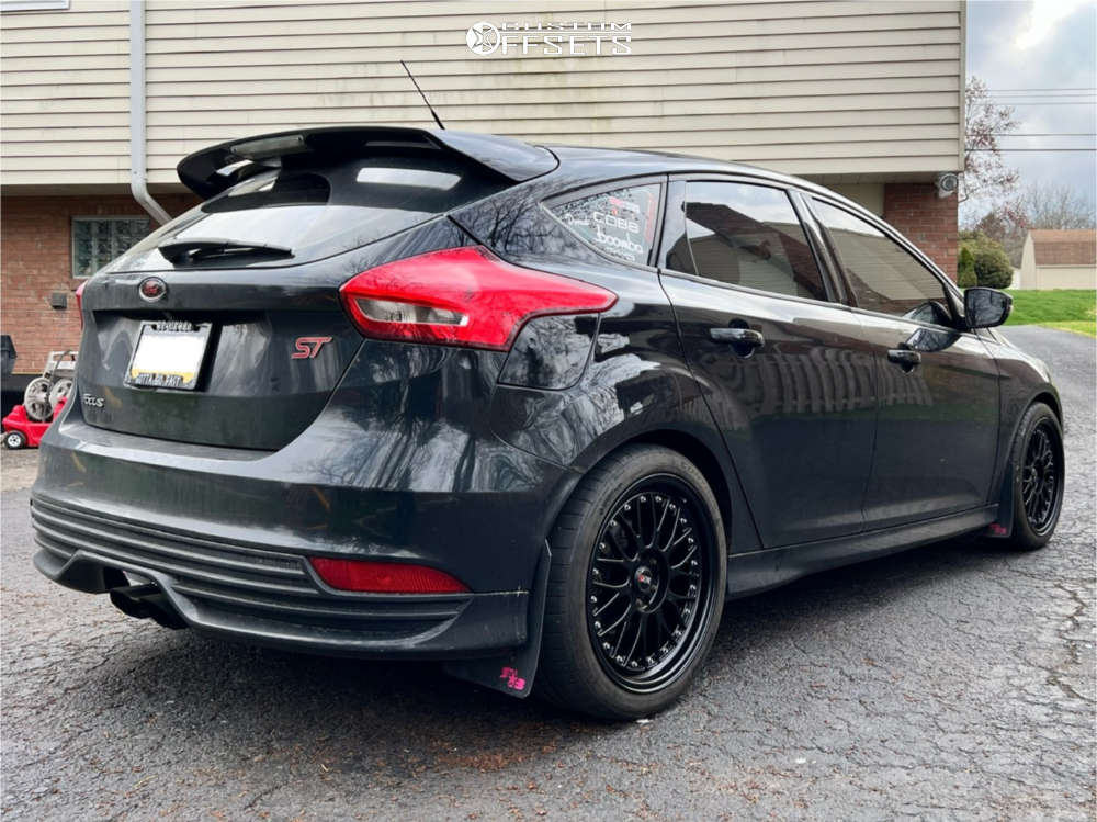 2016 Ford Focus with 18x8.5 35 XXR 521 and 235/40R18 Continental