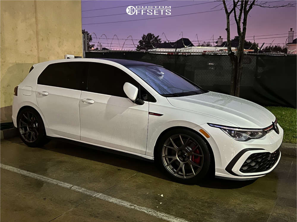 2024 Volkswagen GTI with 18x8.5 43 Konig Ampliform and 245/40R18 ...