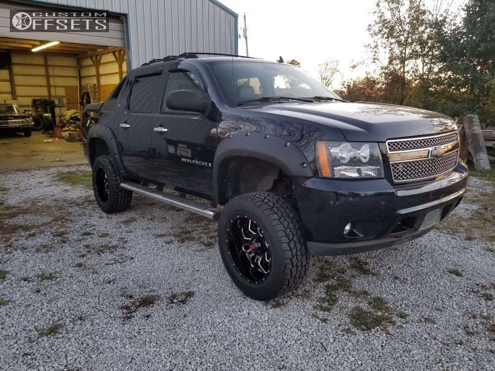 2007 Chevrolet Avalanche with 20x10 -24 Havok H109 and 305