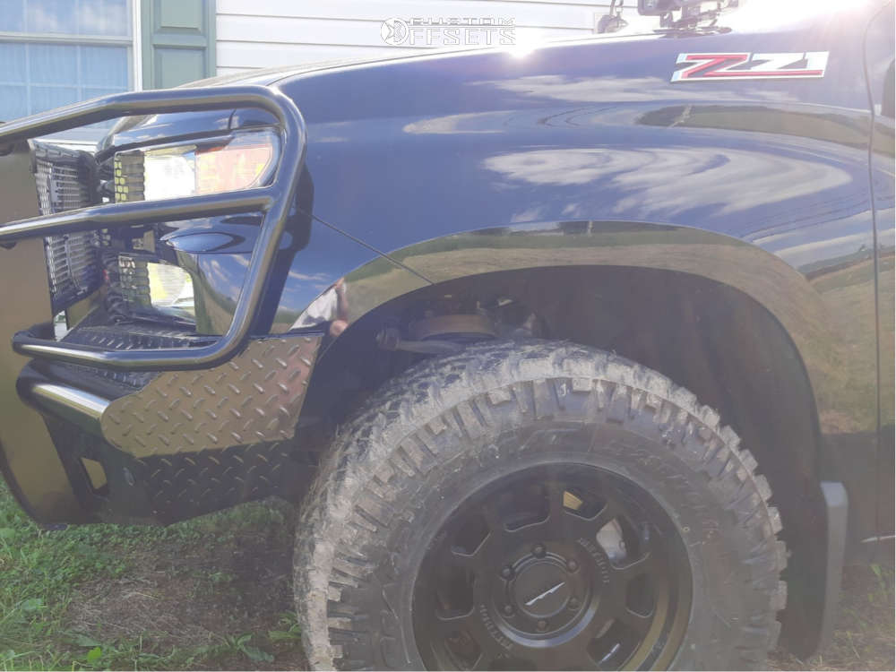 2021 Chevrolet Silverado 1500 with 18x9 0 Method Mr705 and 295